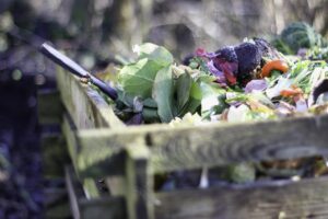 Kompost im Garten 